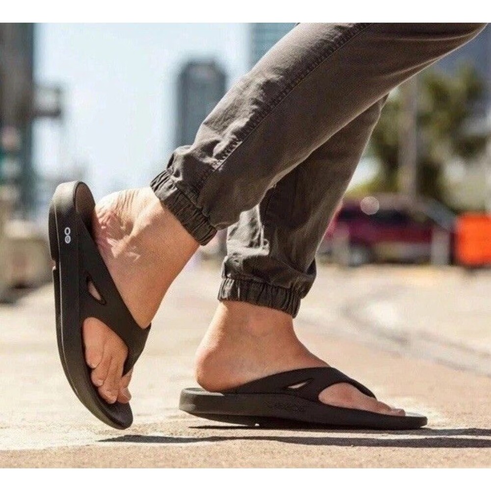 OOFOS Original Recovery Comfort Thong Flip Flop Sandal Black Women 9 Men 7 NWT